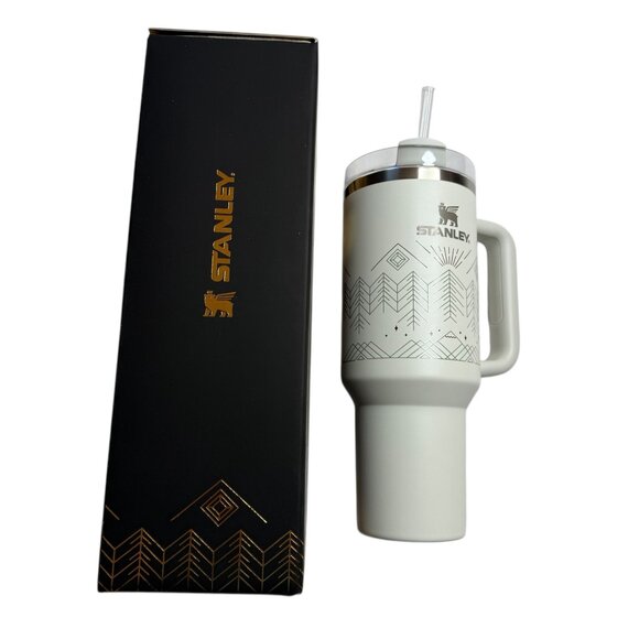 New NWT Winterscape Quencher H2.0 FlowState™ Tumbler | 40 OZ - Picture 3 of 11